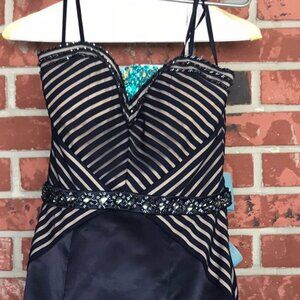 COLORS- Navy Blue & Gold Detailed Evening Gown – Size 8